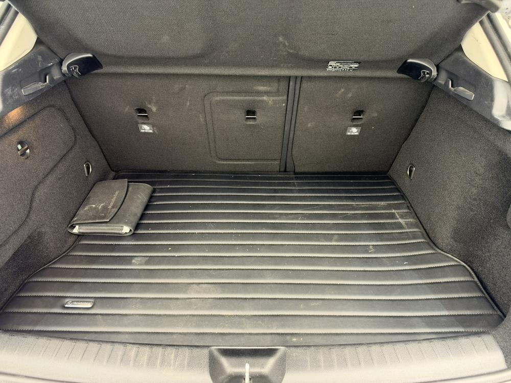 Mercedes-Benz Mercedes-Benz GLA