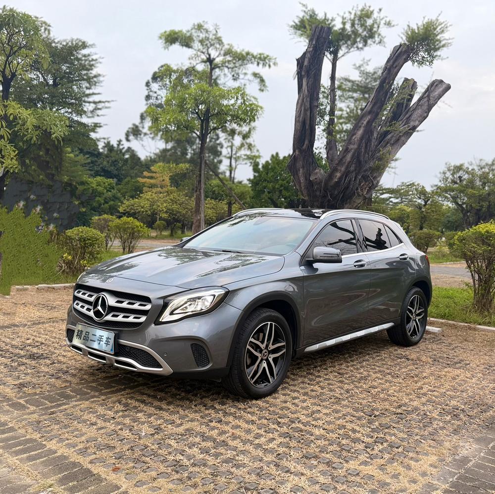 Mercedes-Benz Mercedes-Benz GLA