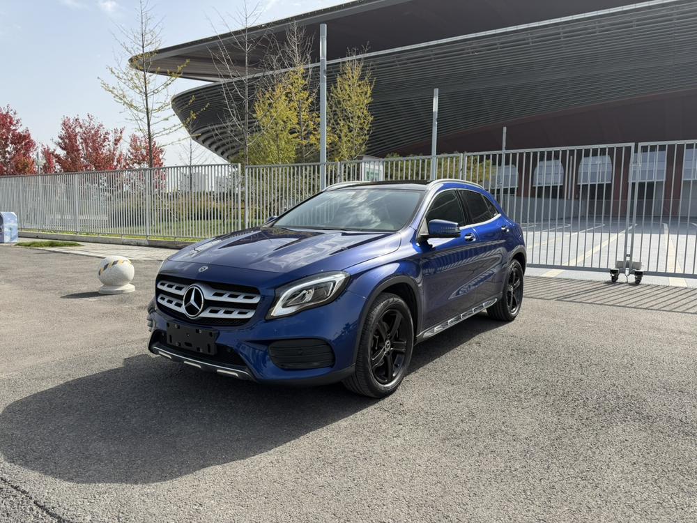 Mercedes-Benz Mercedes-Benz GLA