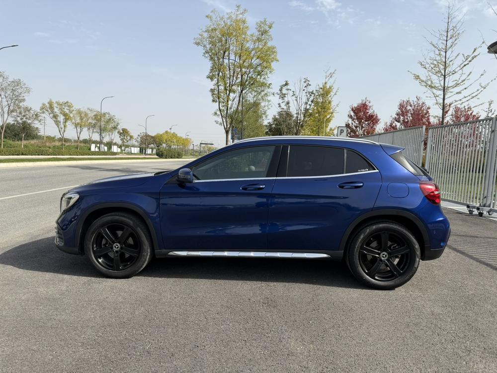 Mercedes-Benz Mercedes-Benz GLA