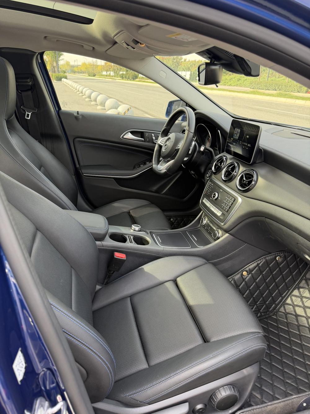 Mercedes-Benz Mercedes-Benz GLA