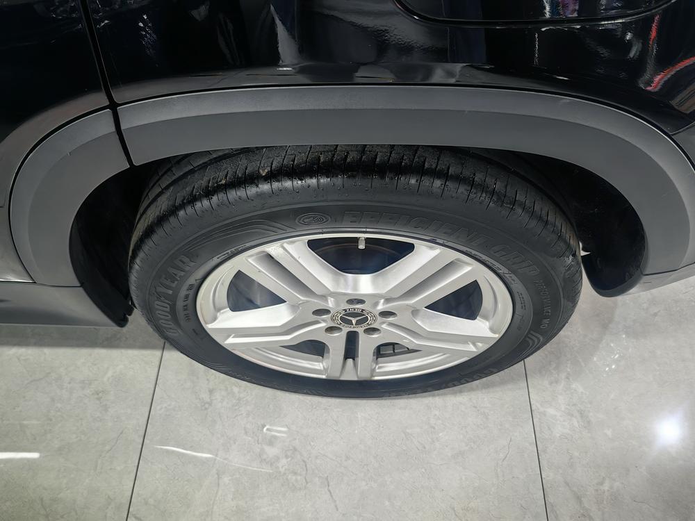 Mercedes-Benz Mercedes-Benz GLB