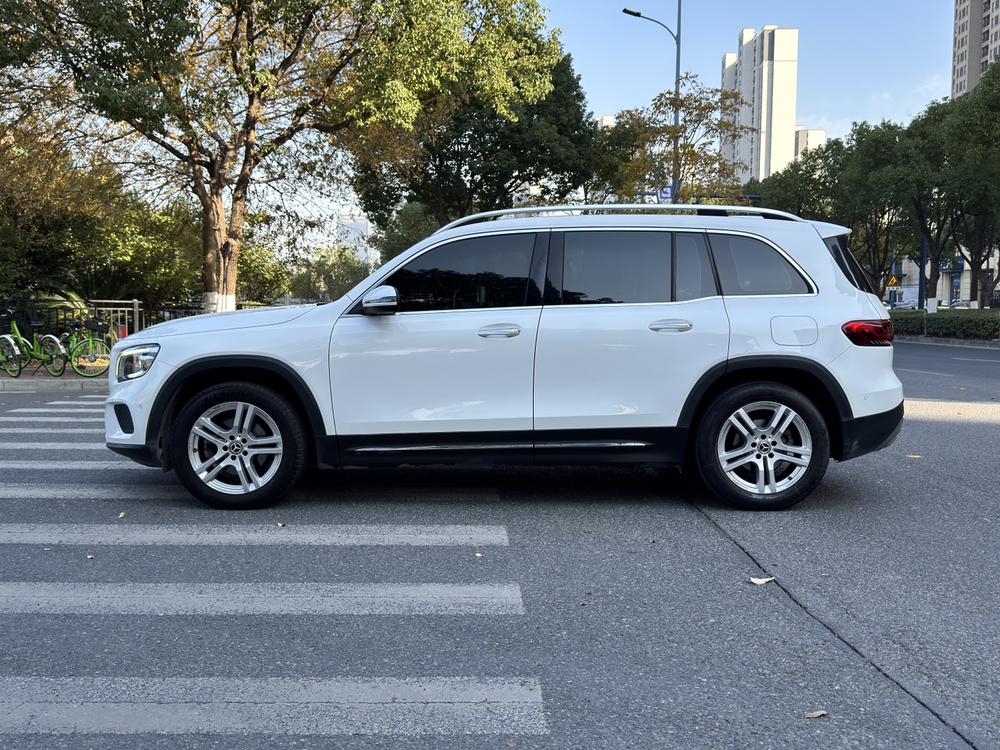 Mercedes-Benz Mercedes-Benz GLB