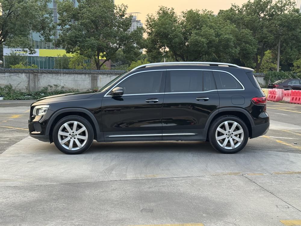 Mercedes-Benz Mercedes-Benz GLB