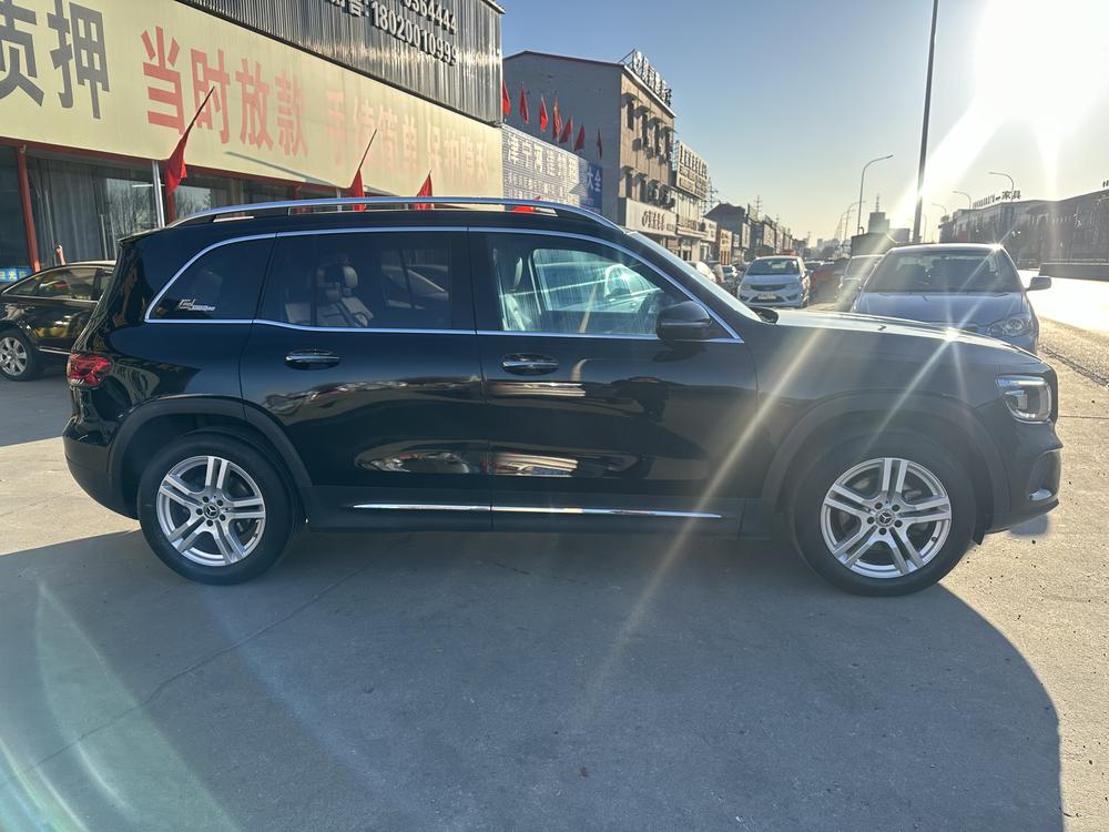 Mercedes-Benz Mercedes-Benz GLB