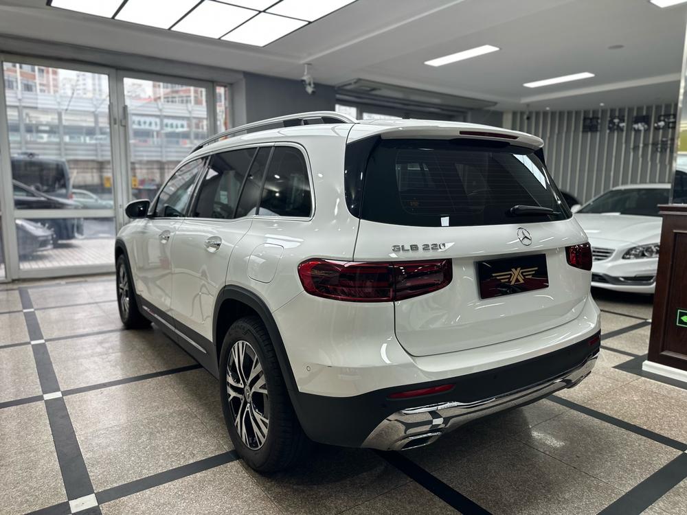 Mercedes-Benz Mercedes-Benz GLB