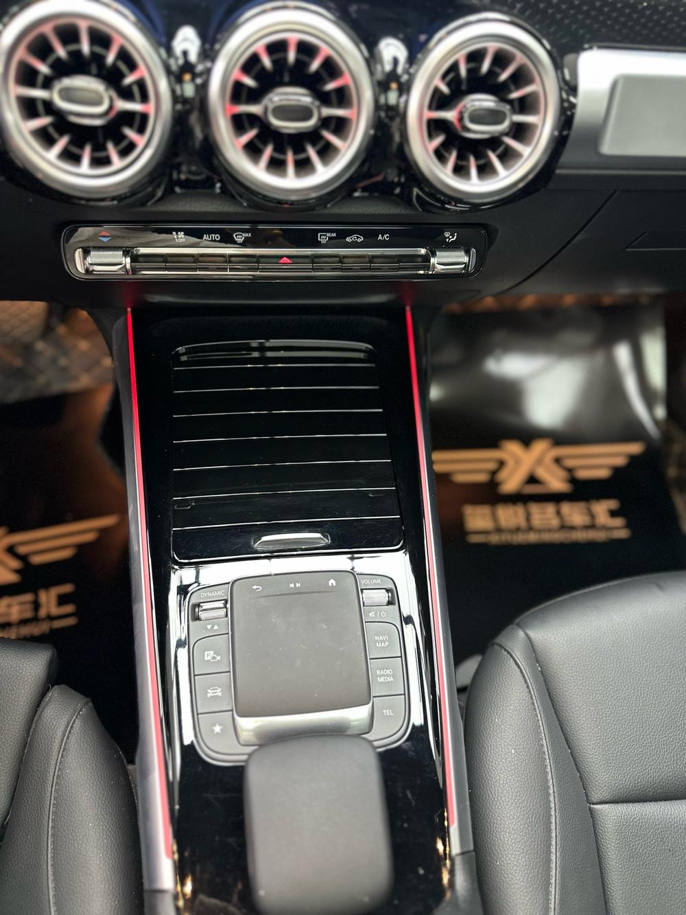 Mercedes-Benz Mercedes-Benz GLB