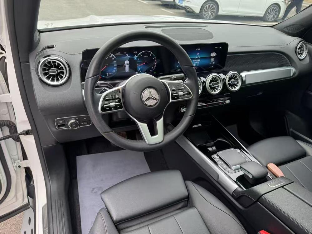 Mercedes-Benz Mercedes-Benz GLB