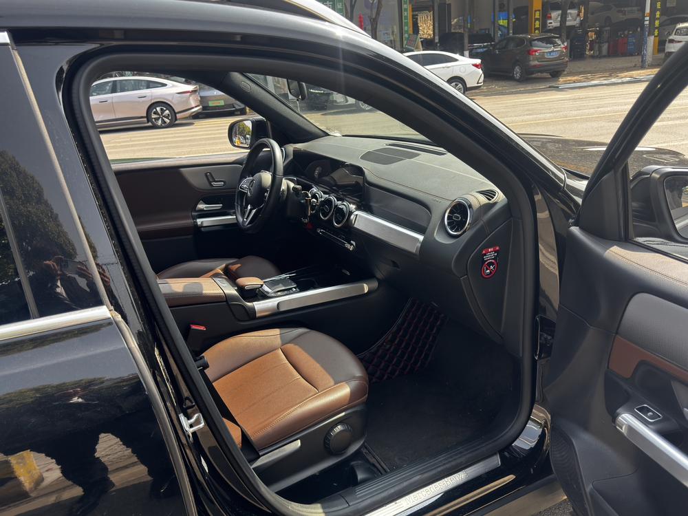 Mercedes-Benz Mercedes-Benz GLB