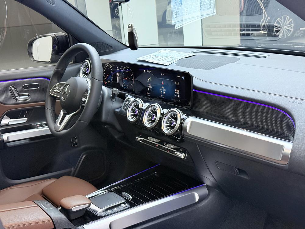 Mercedes-Benz Mercedes-Benz GLB