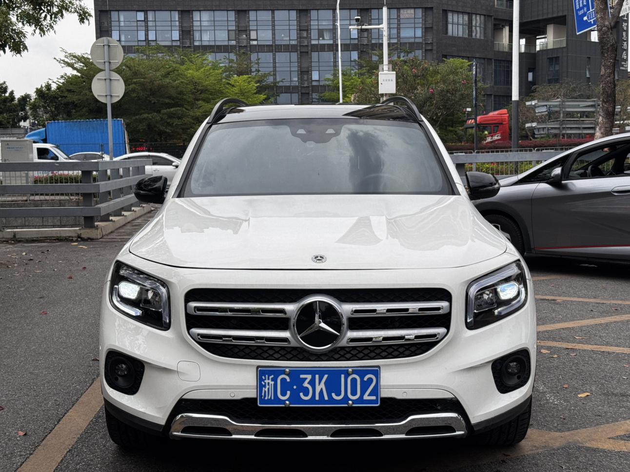 Mercedes-Benz Mercedes-Benz GLB