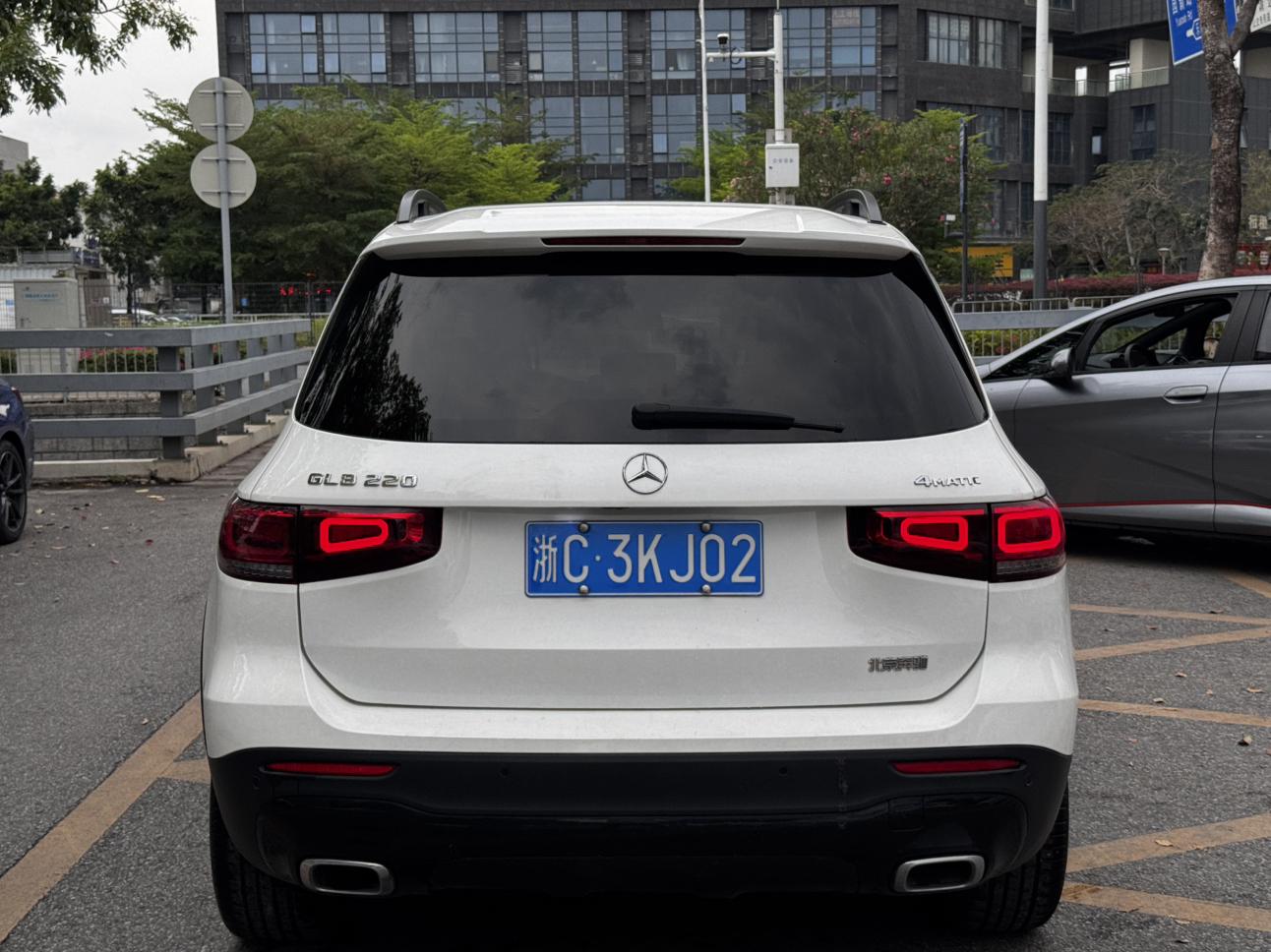 Mercedes-Benz Mercedes-Benz GLB