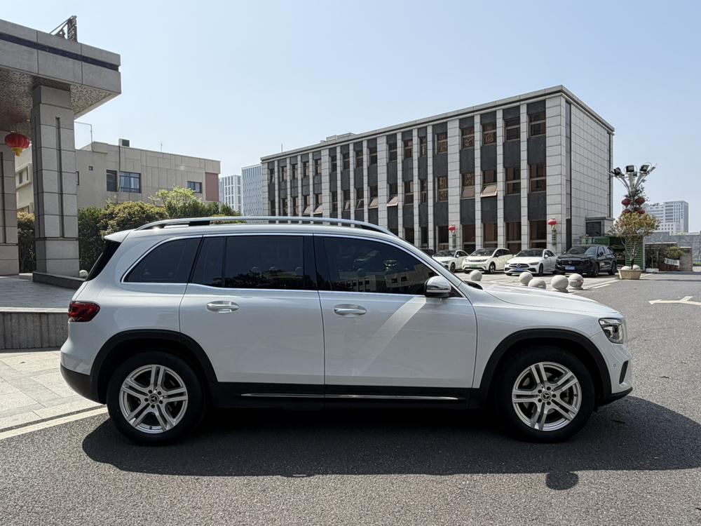 Mercedes-Benz Mercedes-Benz GLB