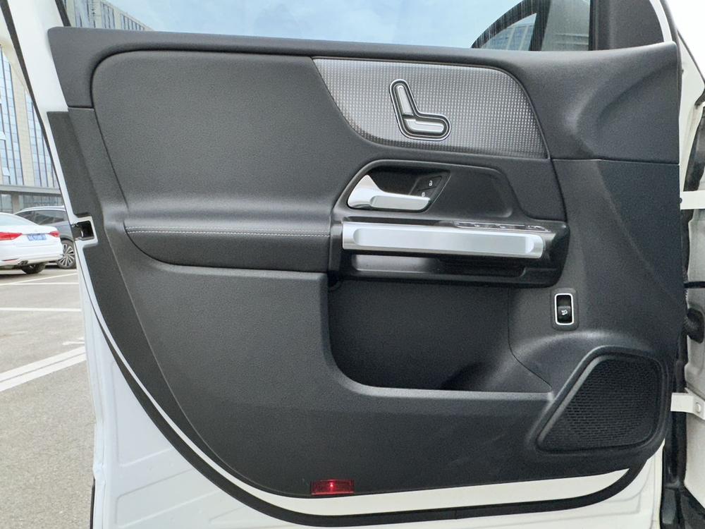 Mercedes-Benz Mercedes-Benz GLB