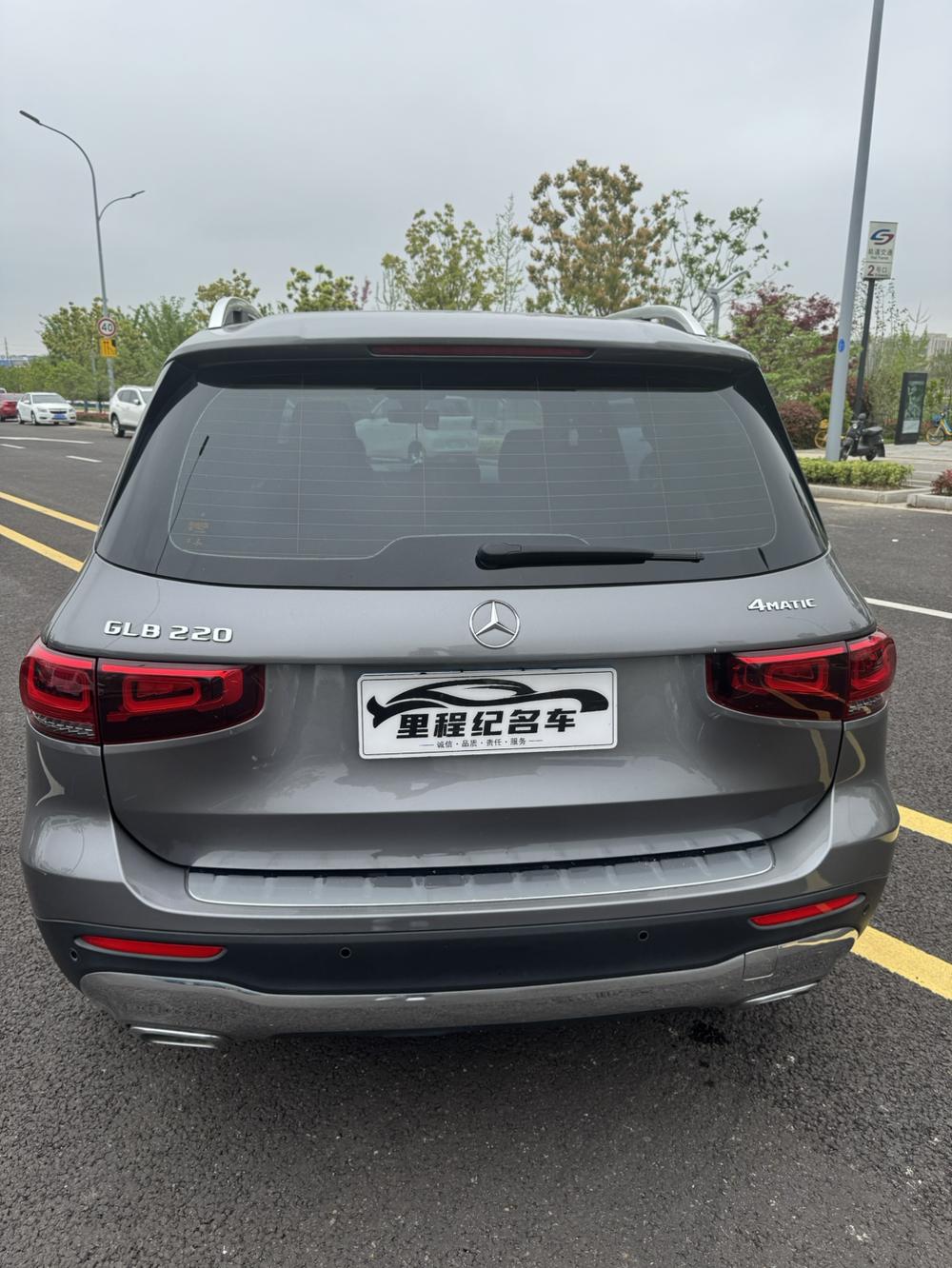 Mercedes-Benz Mercedes-Benz GLB