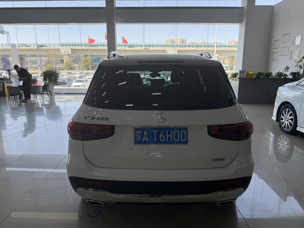 Mercedes-Benz Mercedes-Benz GLB