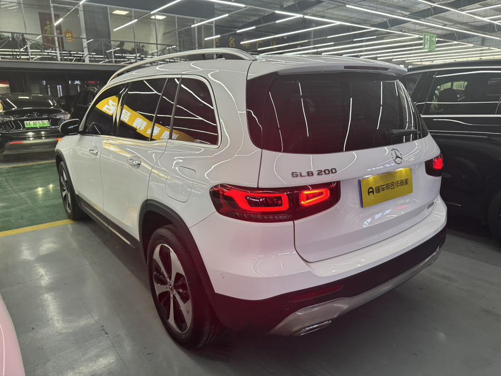 Mercedes-Benz Mercedes-Benz GLB