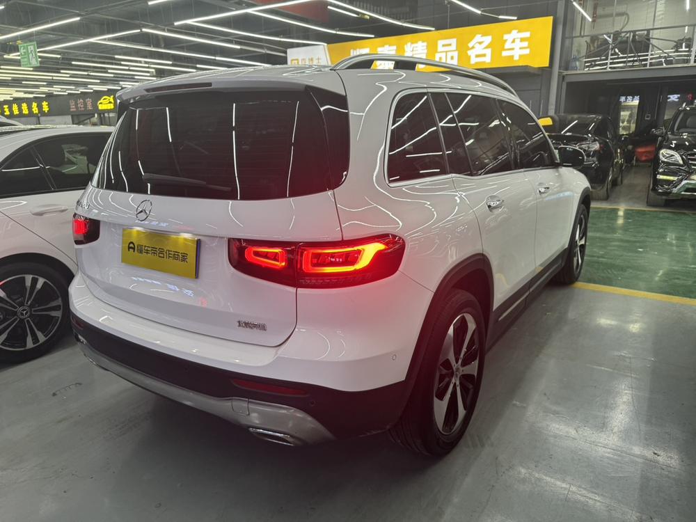 Mercedes-Benz Mercedes-Benz GLB