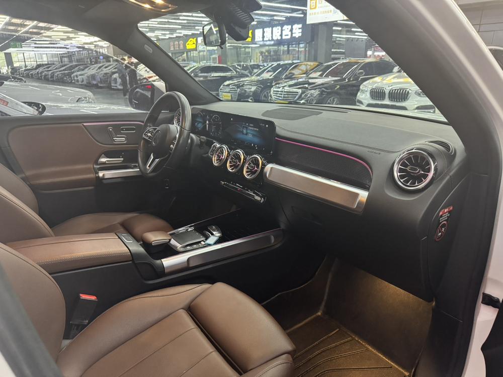 Mercedes-Benz Mercedes-Benz GLB