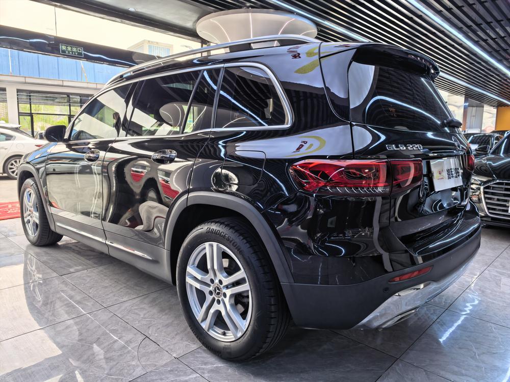 Mercedes-Benz Mercedes-Benz GLB