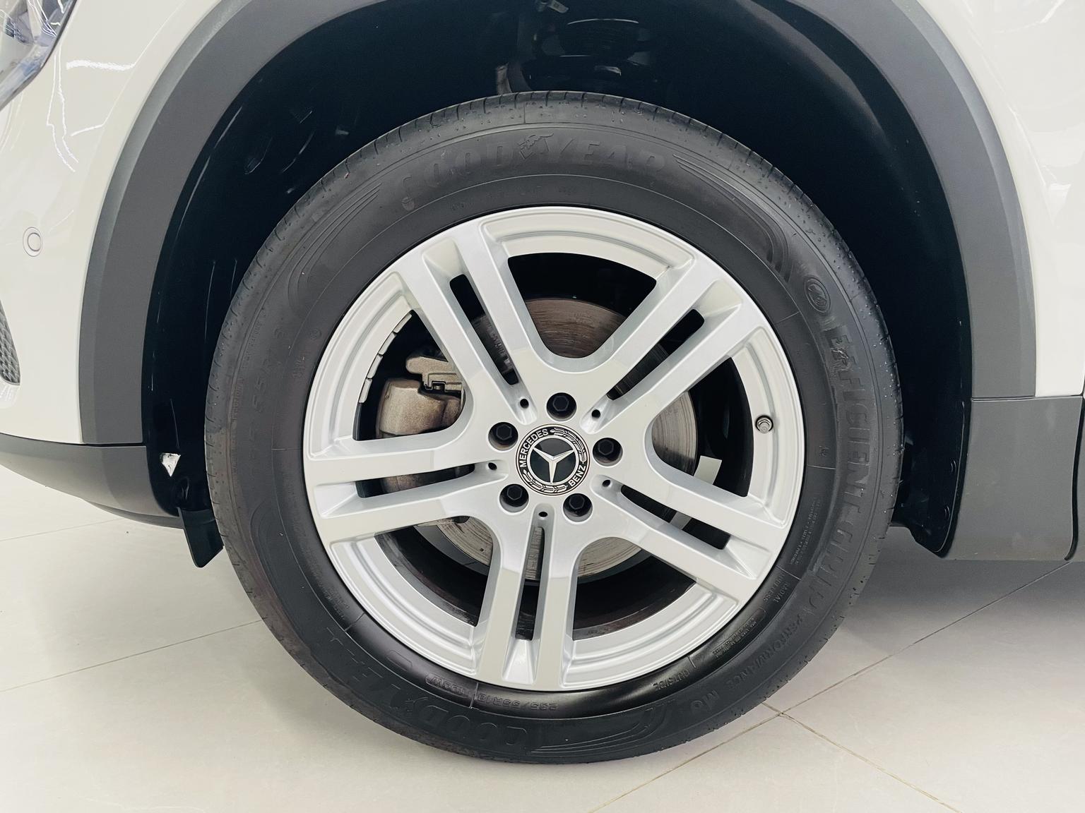 Mercedes-Benz Mercedes-Benz GLB