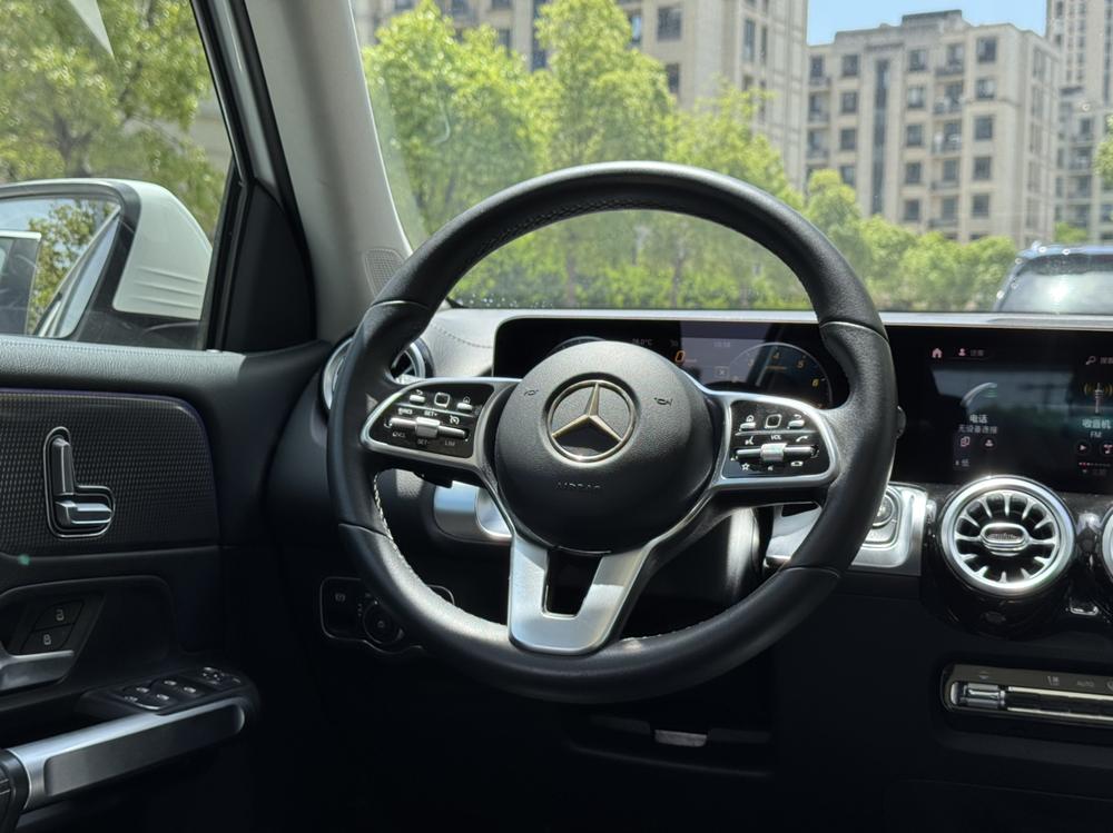 Mercedes-Benz Mercedes-Benz GLB