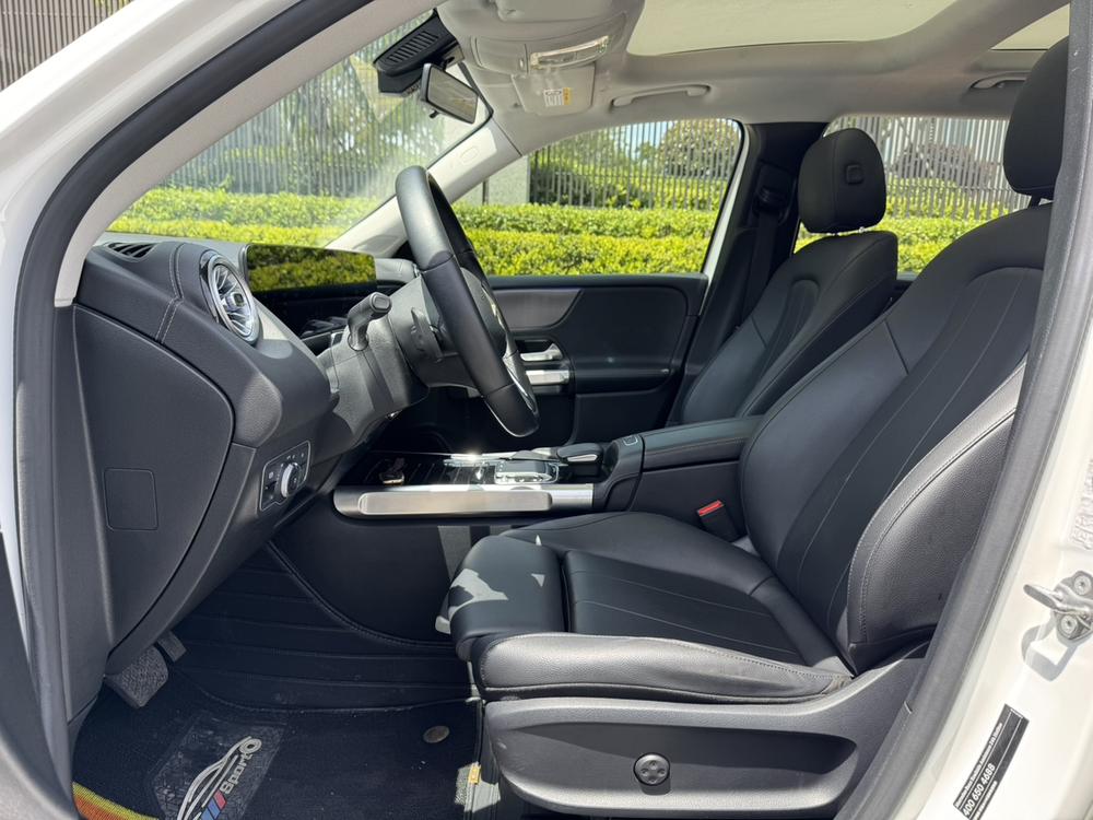 Mercedes-Benz Mercedes-Benz GLB