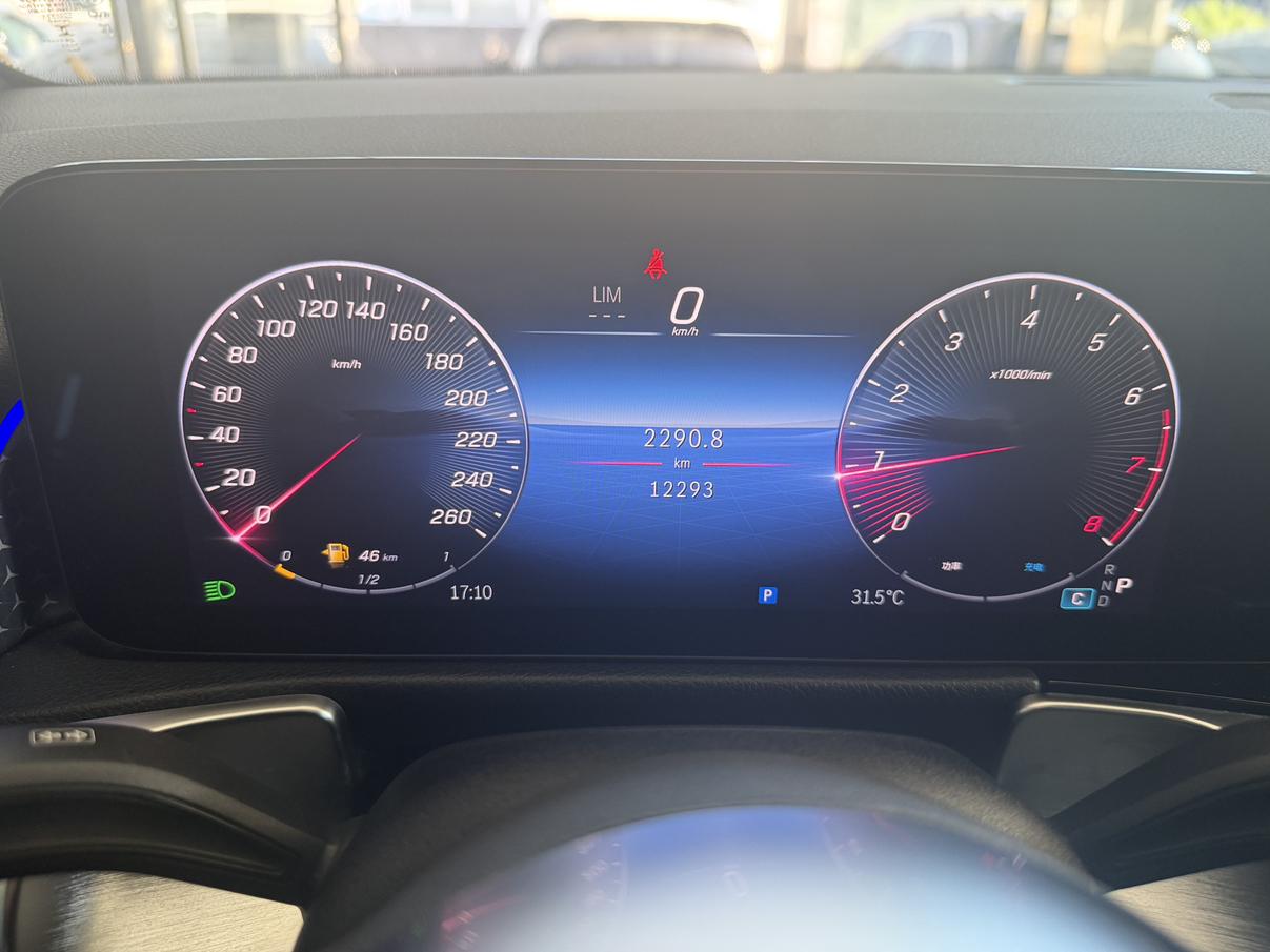 Mercedes-Benz Mercedes-Benz GLB