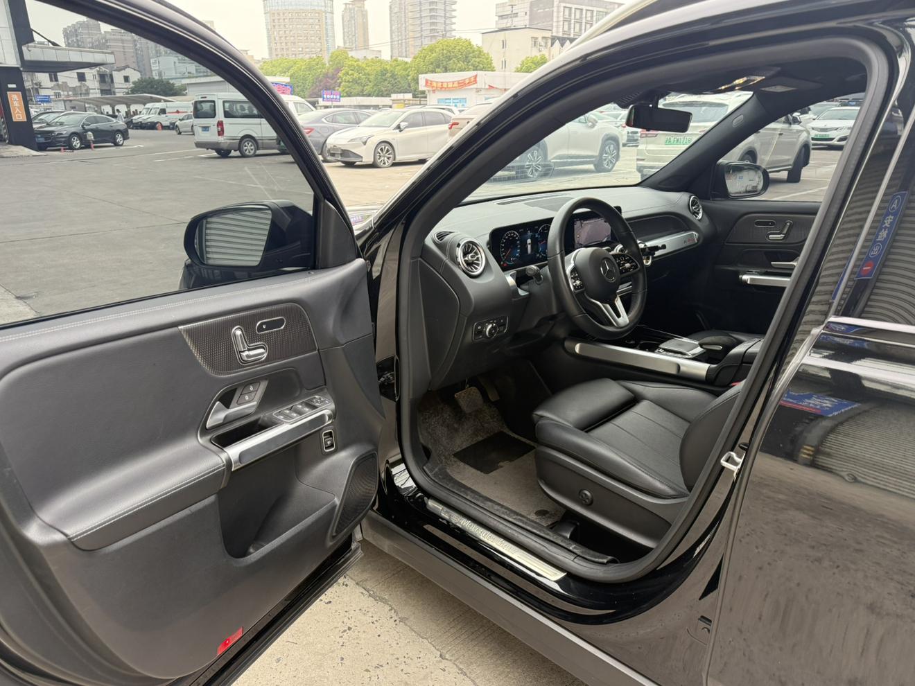 Mercedes-Benz Mercedes-Benz GLB