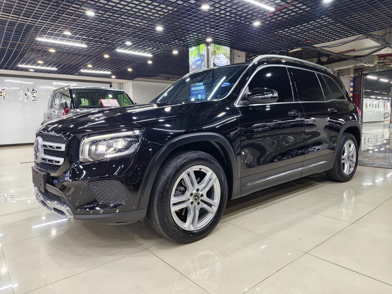 Mercedes-Benz Mercedes-Benz GLB