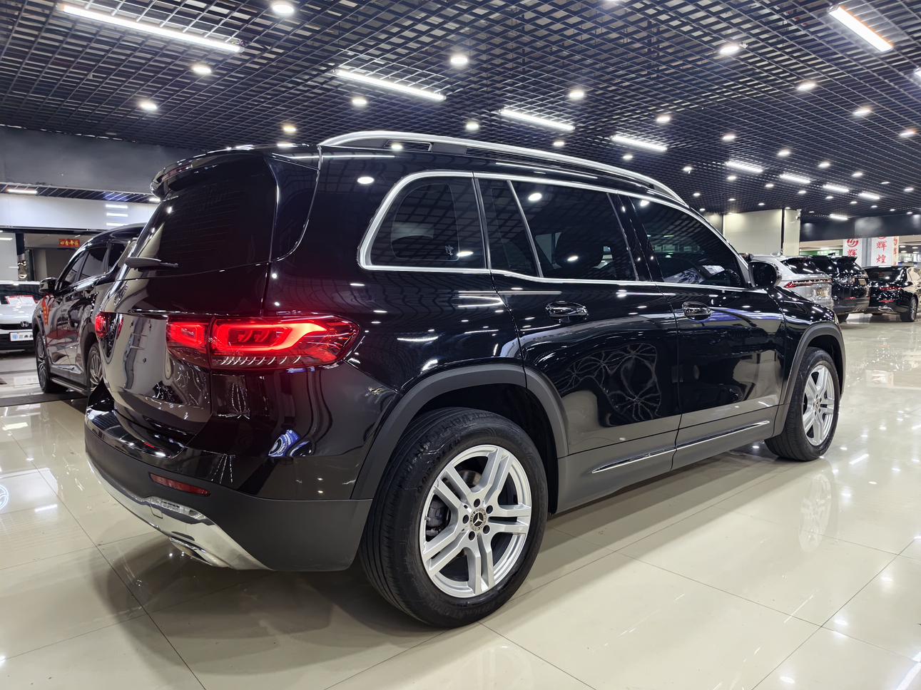Mercedes-Benz Mercedes-Benz GLB