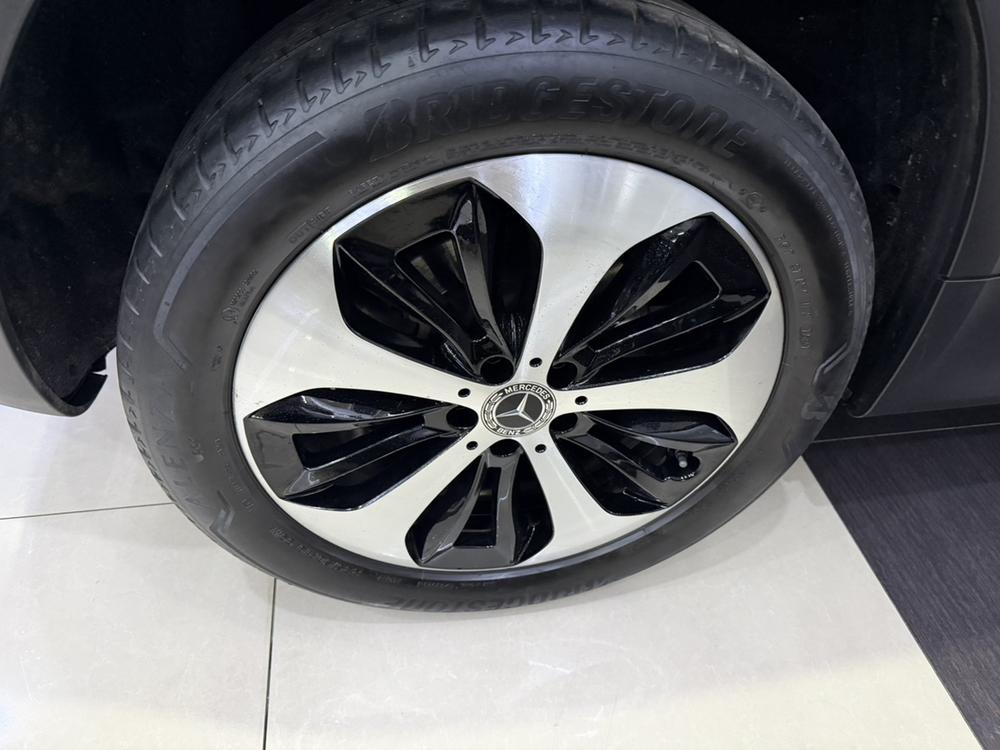 Mercedes-Benz Mercedes-Benz GLB