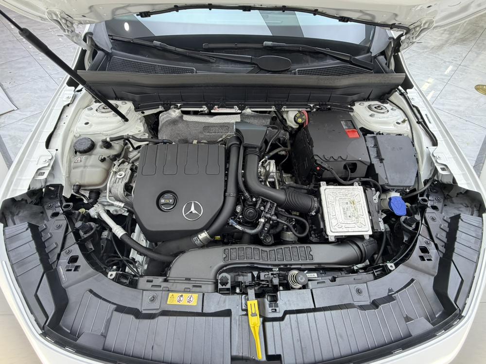 Mercedes-Benz Mercedes-Benz GLB