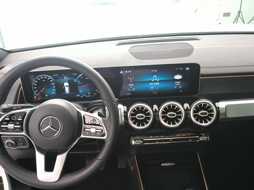 Mercedes-Benz Mercedes-Benz GLB