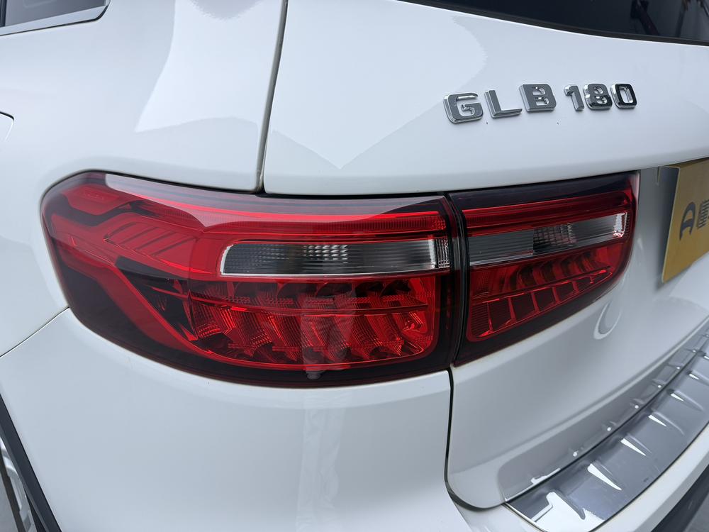 Mercedes-Benz Mercedes-Benz GLB