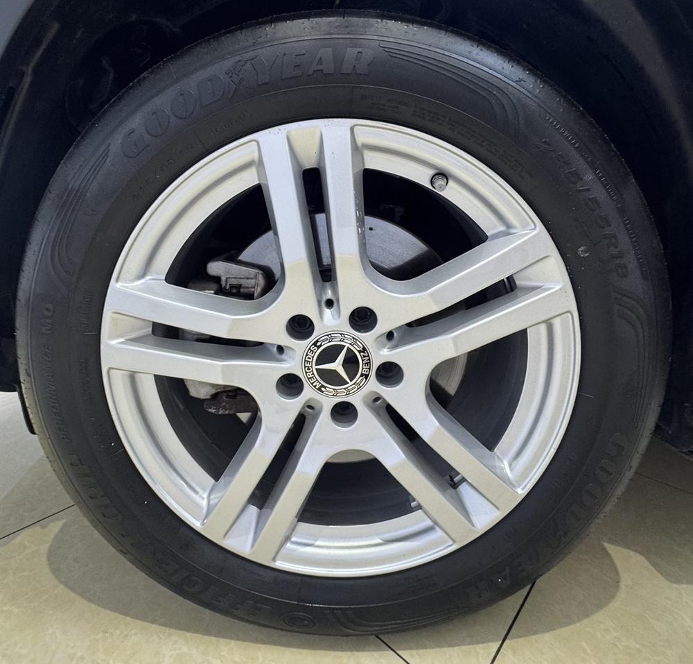 Mercedes-Benz Mercedes-Benz GLB