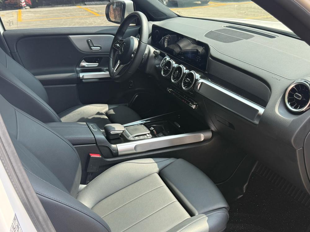 Mercedes-Benz Mercedes-Benz GLB