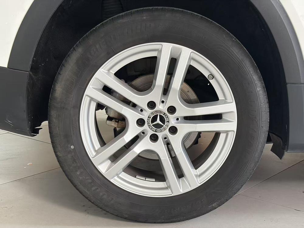 Mercedes-Benz Mercedes-Benz GLB
