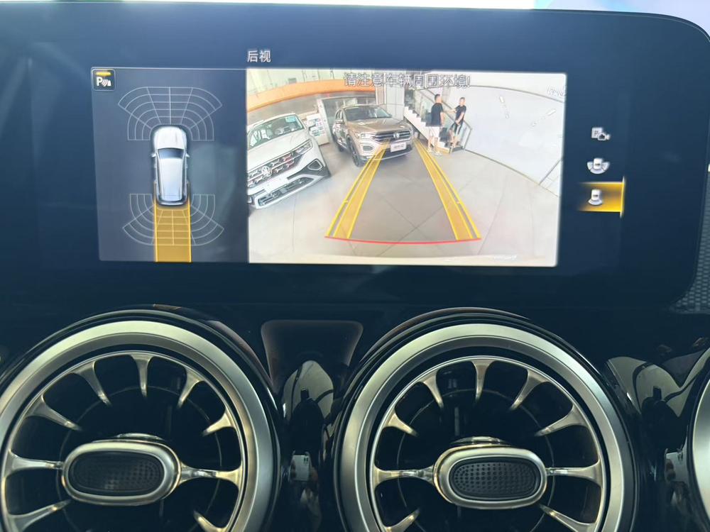 Mercedes-Benz Mercedes-Benz GLB