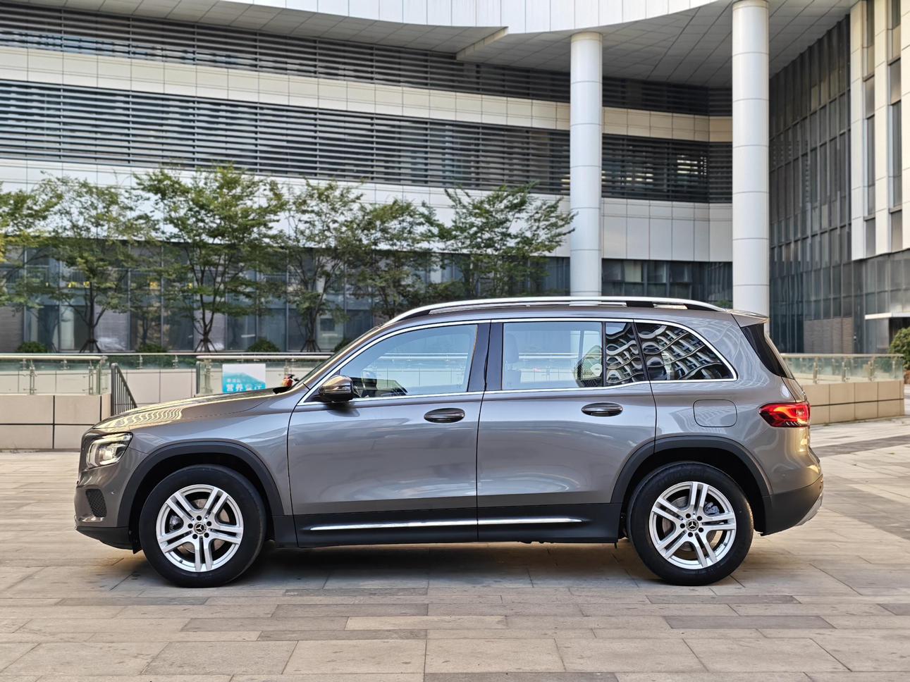 Mercedes-Benz Mercedes-Benz GLB