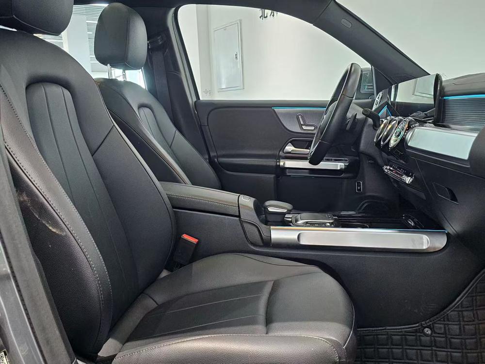 Mercedes-Benz Mercedes-Benz GLB
