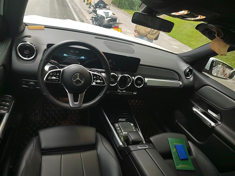 Mercedes-Benz Mercedes-Benz GLB