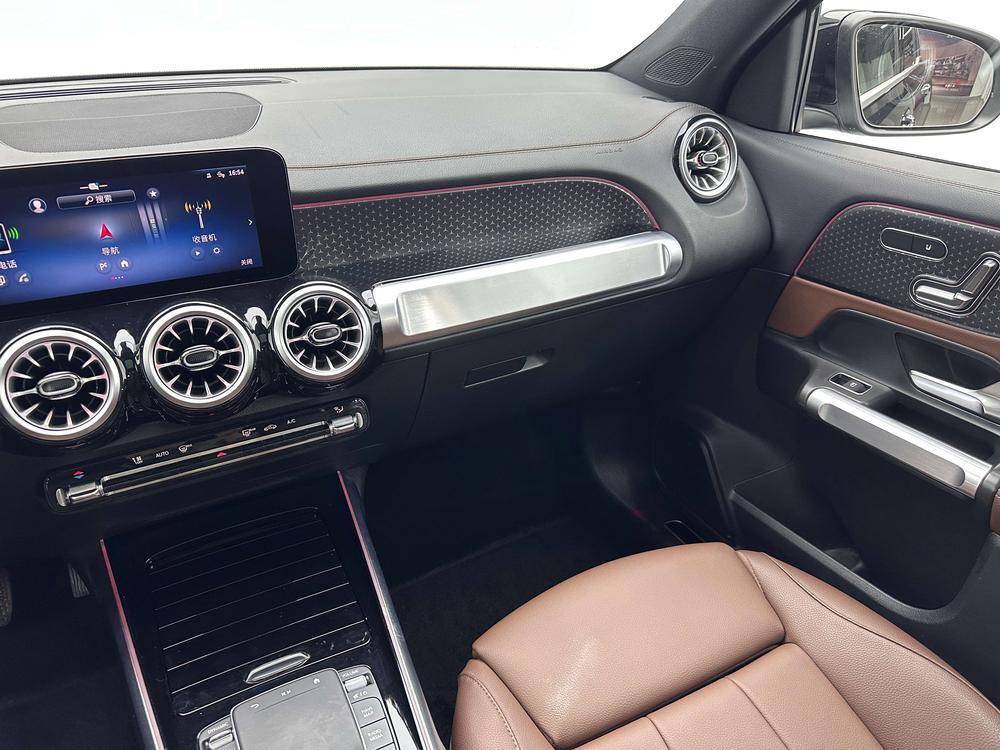 Mercedes-Benz Mercedes-Benz GLB
