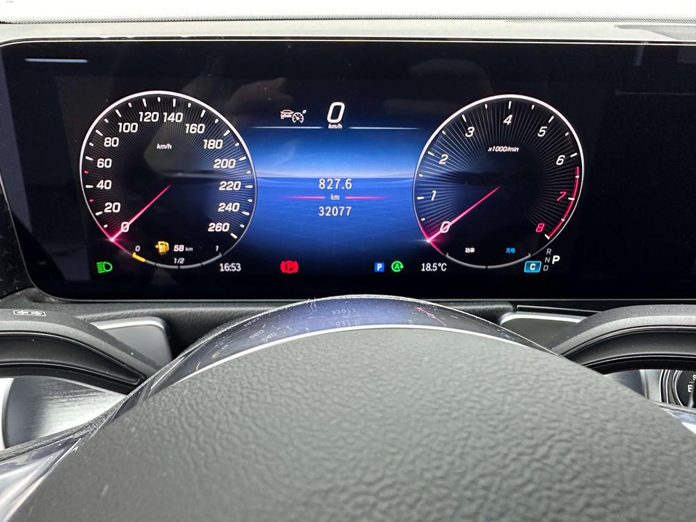 Mercedes-Benz Mercedes-Benz GLB