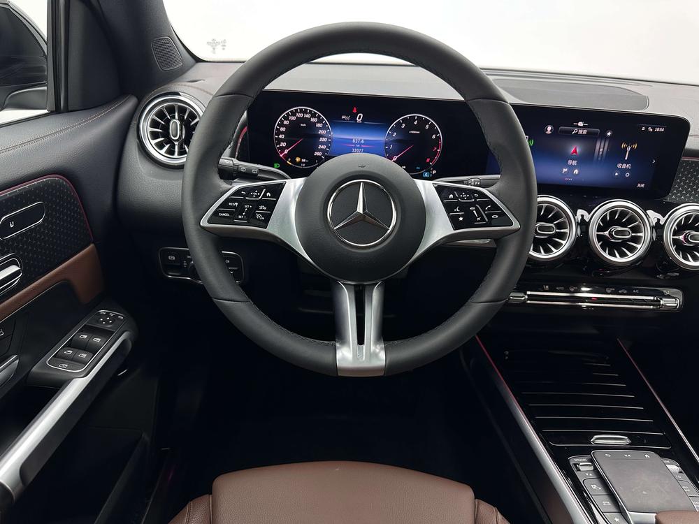 Mercedes-Benz Mercedes-Benz GLB