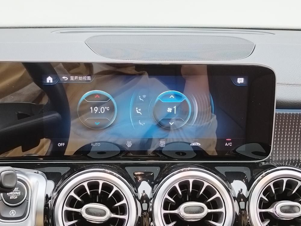 Mercedes-Benz Mercedes-Benz GLB