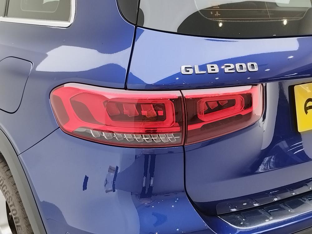 Mercedes-Benz Mercedes-Benz GLB