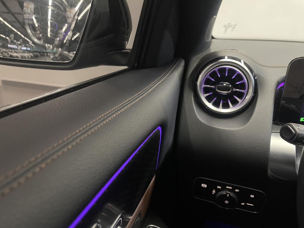 Mercedes-Benz Mercedes-Benz GLB