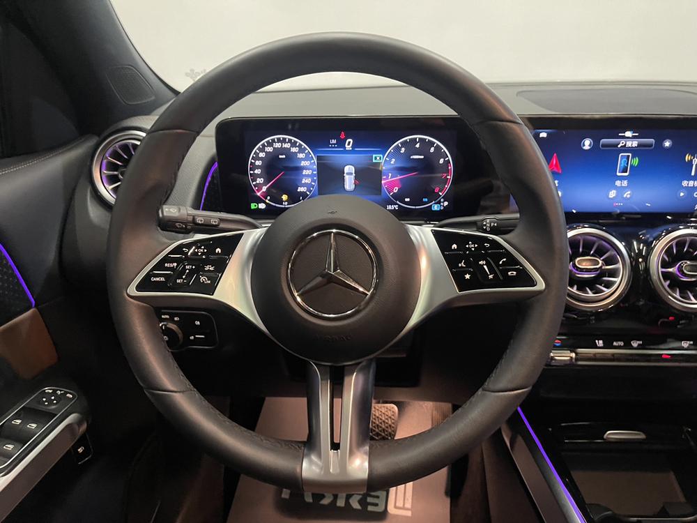 Mercedes-Benz Mercedes-Benz GLB