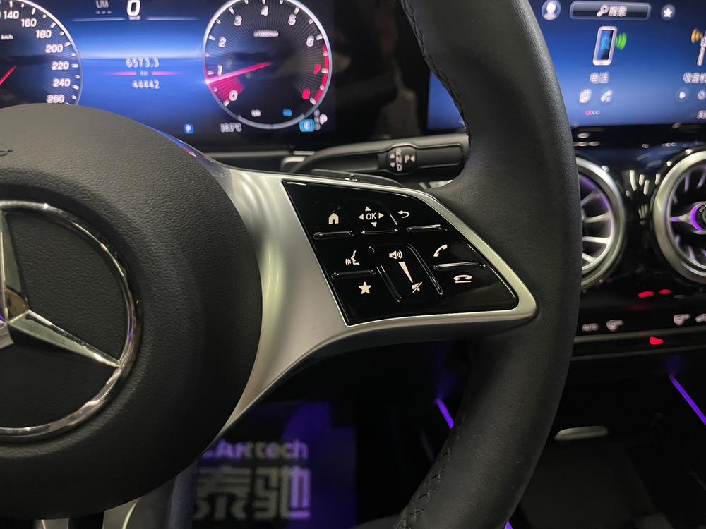 Mercedes-Benz Mercedes-Benz GLB